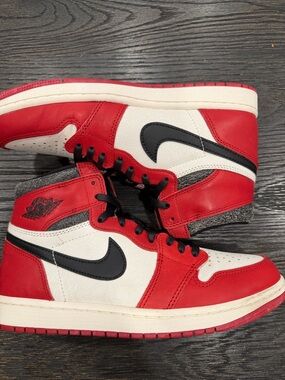 JORDAN 1 RETRO HIGH OG 'CHICAGO LOST & FOUND'-MEN SIZE 8